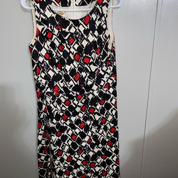 Dress - Picture 1 of 3